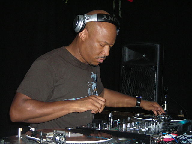 Club DJ Robert Hood