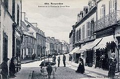 Rosporden : l'Avenue de la Gare et la Grand'Rue (carte postale, collection Villard).