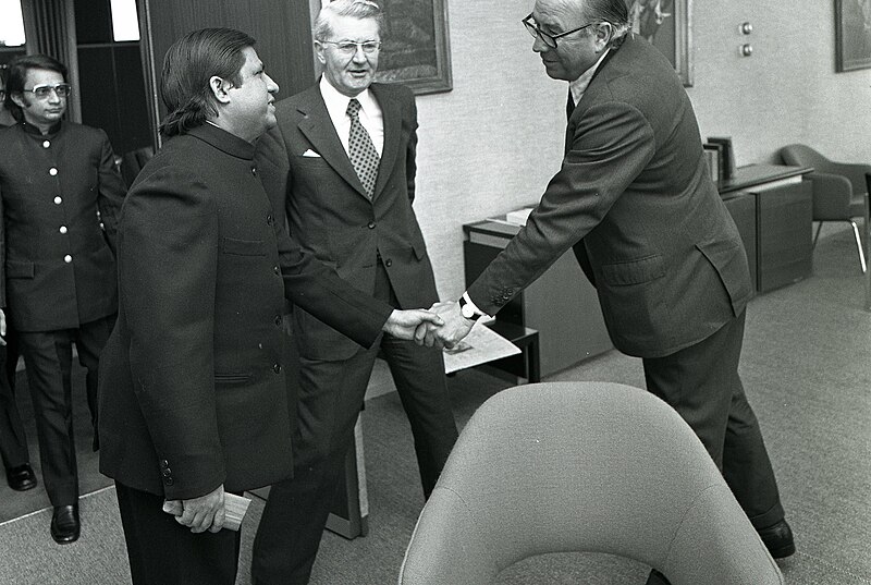 File:Roy Jenkins and Abul Ehsan Brussels 1977.jpg