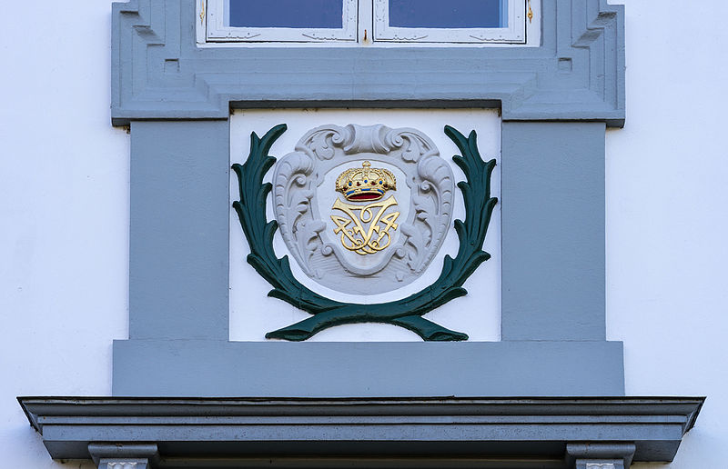 File:Royal monogram Frederik 4 castle Odense Denmark.jpg