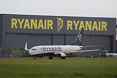 Ryanair Boeing 737-800 EI-DAK 2 (27632982163).jpg