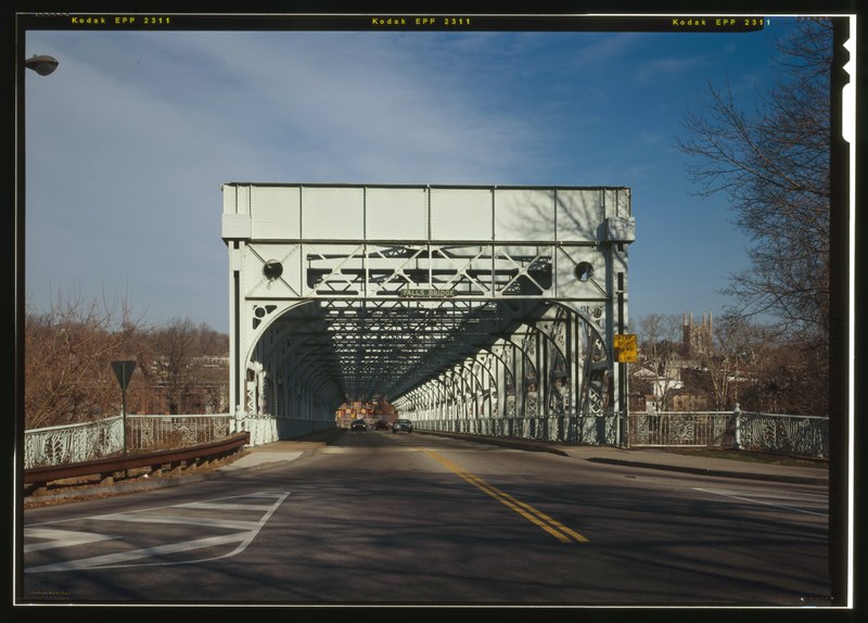 File:SOUTH PORTAL, LOOKING NE. - Falls Bridge, Spanning Schuylkill River, connecting East and West River Drives, Philadelphia, Philadelphia County, PA HAER PA, 51-PHILA, 701-21 (CT).tif
