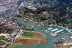 Vista aérea del Área del Canal en San Rafael, California, Estados Unidos.