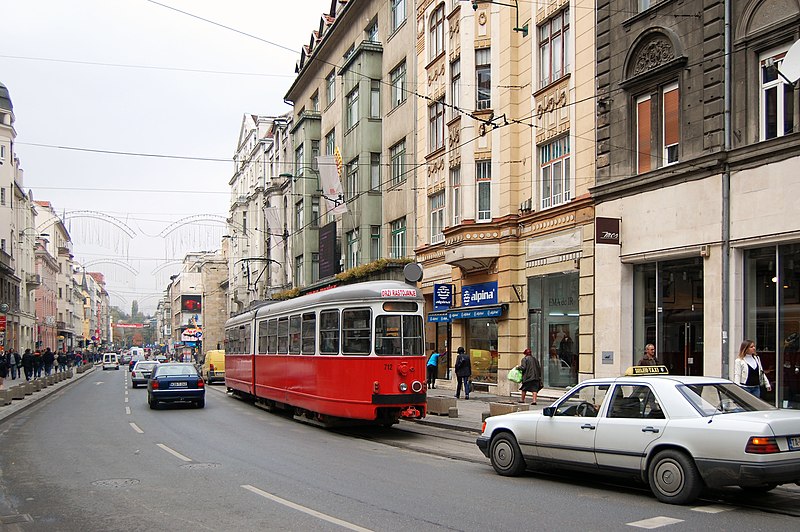 File:Sarajevo Tram-712 Line-1 2011-10-28 (2).jpg