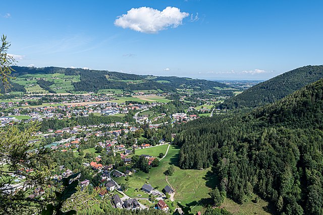 Blick von der Ruine Scharnstein auf Scharnstein