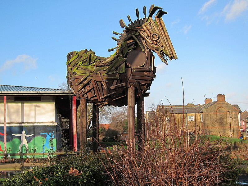 File:Skeleton Horse of Tottenham by Ann Carrington - 30 January 2013 (8463002502).jpg