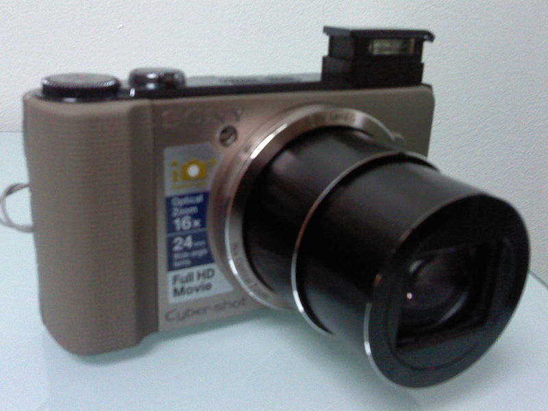 File:Sony DSC-HX9V (zoom & flash).jpg