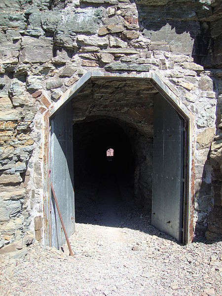 File:South Entrance of Ptarmigan Tunnel.JPG