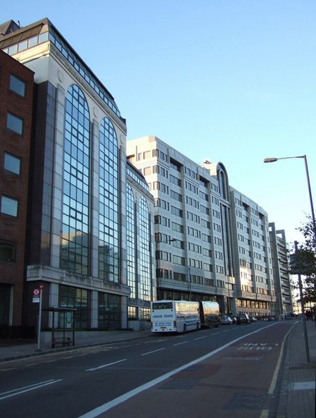 File:Southwark Bridge Road - geograph.org.uk - 617800.jpg