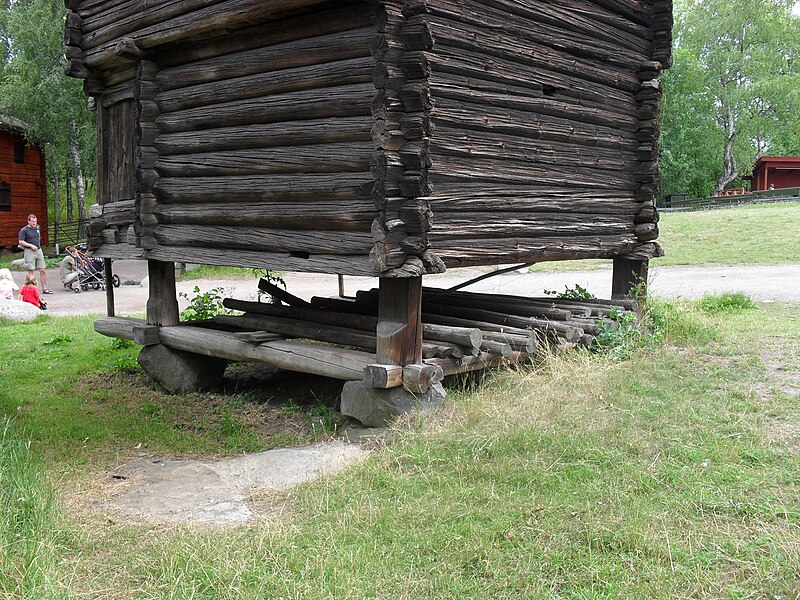 File:Staddle Stones - detail - Skansen - Stockholm.jpg