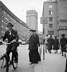 Vägmärket vid korsningen Kungsgatan/Sveavägen i Stockholm, 1939.