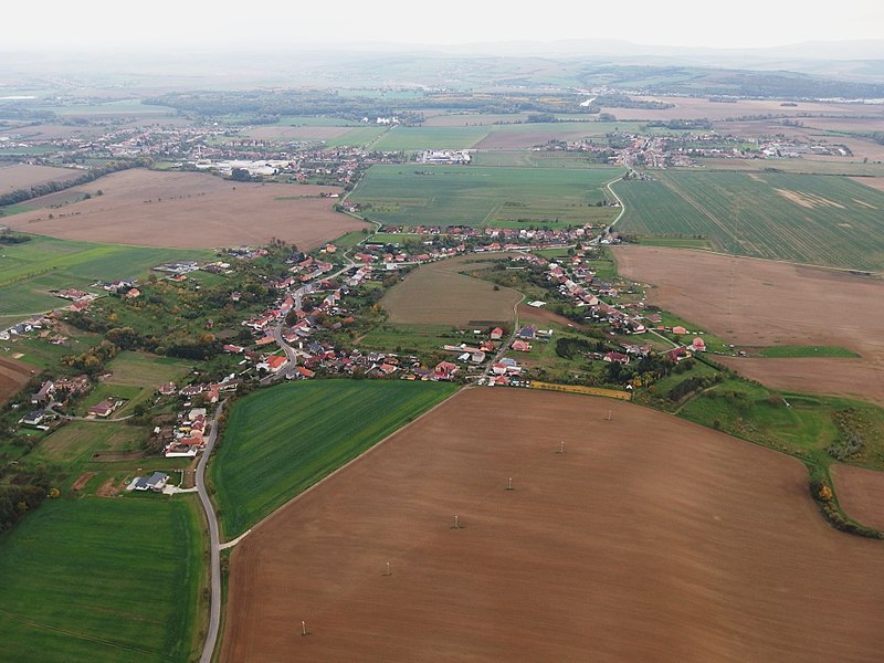 File:Sušice (UH), letecký pohled (2).jpg