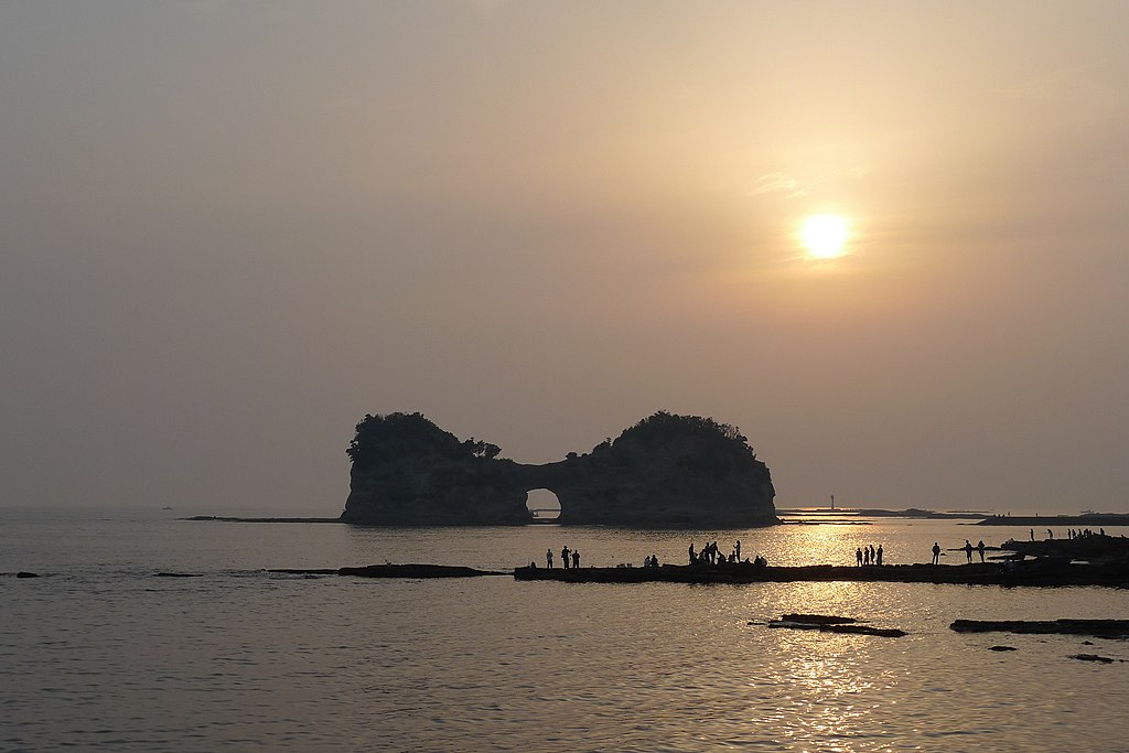 Sunset at Engetsu Island