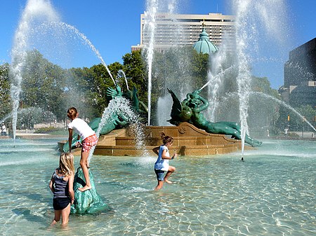 Tập_tin:Swann_Fountain-27527.jpg