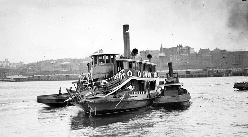 File:Sydney ferry KAREELA after fatal collision with wharf at Sydney Cove 28 August 1924.jpg