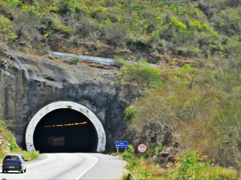 File:Túnel Cascavel, na BR-232 - Serra das Russas - Gravatá, Pernambuco, Brasil.jpg