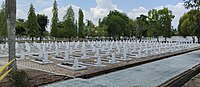 Bahasa Indonesia: Makam-makam di Taman Pahlawan Bumi Kencana, Banjabaru English: Graves at Bumi Kencana Heroes Cemetery, Banjarbaru Banjar: Kuburan-kuburan di Taman Pahlawan Bumi Kencana, Banjabaru