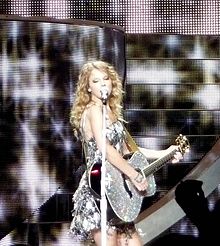 Taylor Swift - Fearless Tour - Los Angeles 02 cropped.jpg
