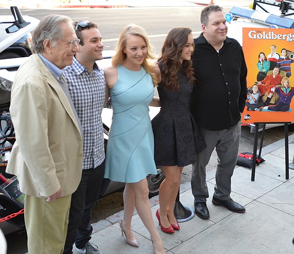 Segal (left) with The Goldbergs cast, 2014