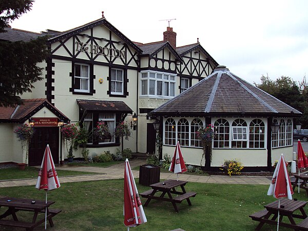 'The Hooton' public house - 2020 closed and boarded up.