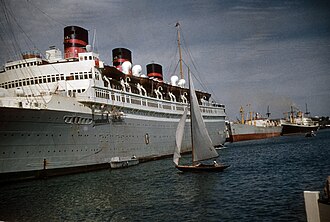 The SS Queen of Bermuda in Hamilton Harbour, c. Dec 1952 / Jan 1953 The Queen of Bermuda in Bermuda, late 1952 or very early 1953.jpg