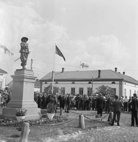 File:The visit of the Soviet statesman Alexei Kosygin in Oulu and Raahe 1966 (JOKAKAL4HEN kac01-2).tif