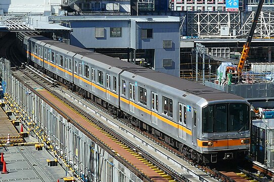 Tokyo metropolitan. Метро Гиндза. Метро Токио линия Гинзо. Tokyo Metro 01 Series. Ginza line.