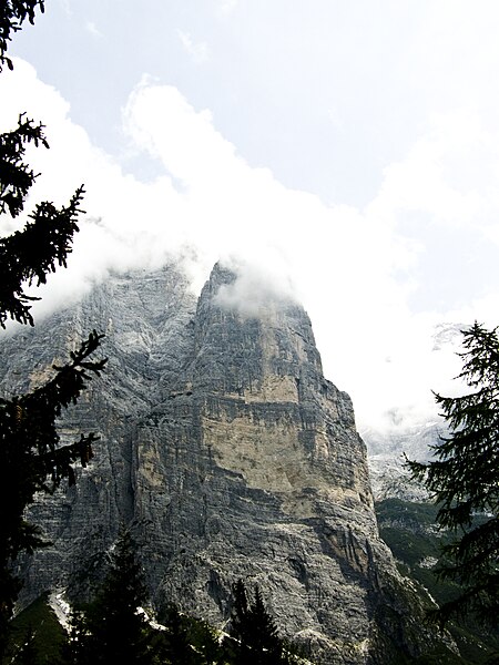 File:Torre Trieste, South Face - Monte Civetta, Dolomites.jpg