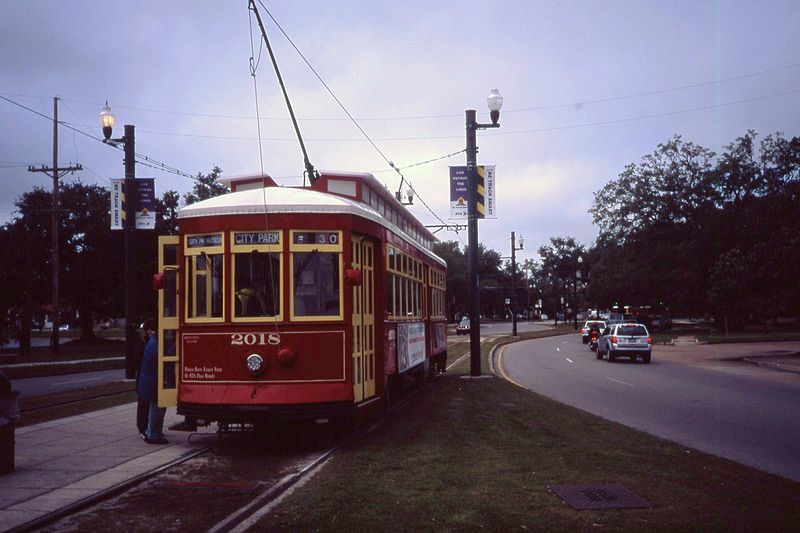 File:Trolley car, Museum of Art stop, Esplanade Avenue, New Orleans, April 2013 USA041 (10319493243).jpg