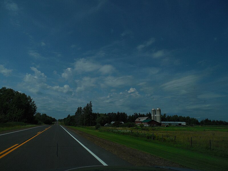 File:US Highway 2 - Wisconsin - 15768613641.jpg