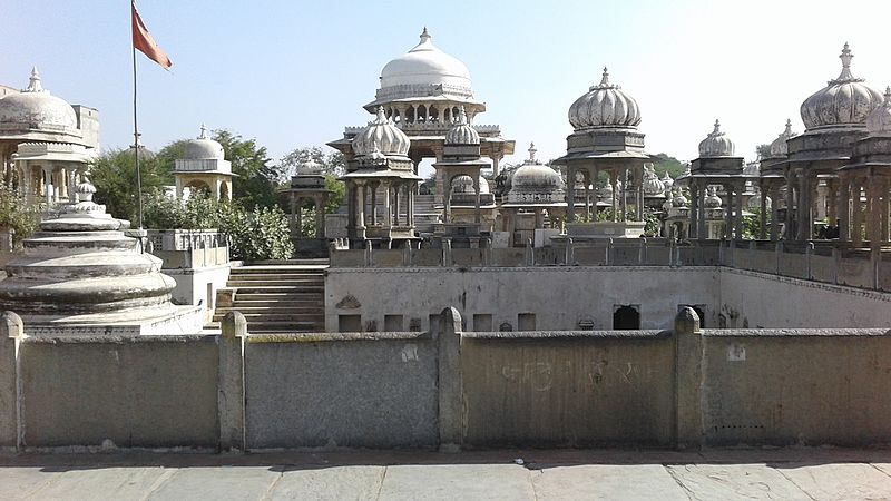 File:Udaipur temple chattriya.jpg