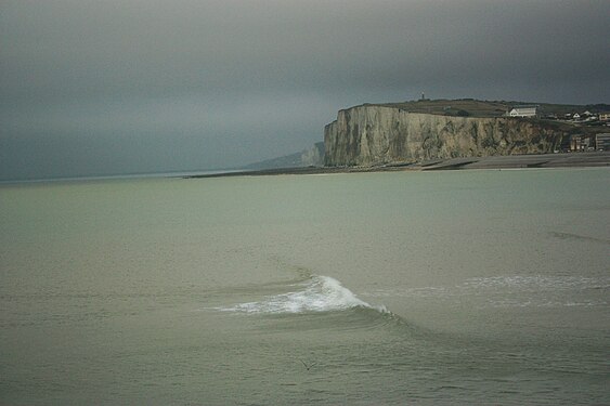 Une vague à Tréport