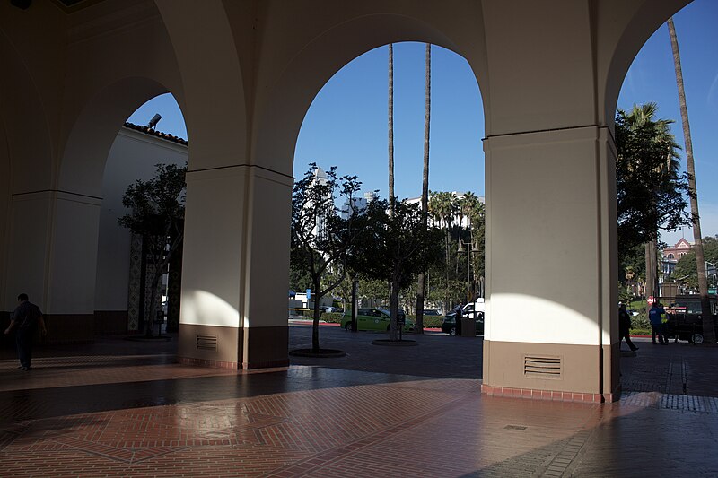 File:Union Station LA 2015 03.jpg