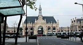 Valenciennes - Gare et Tramway.JPG