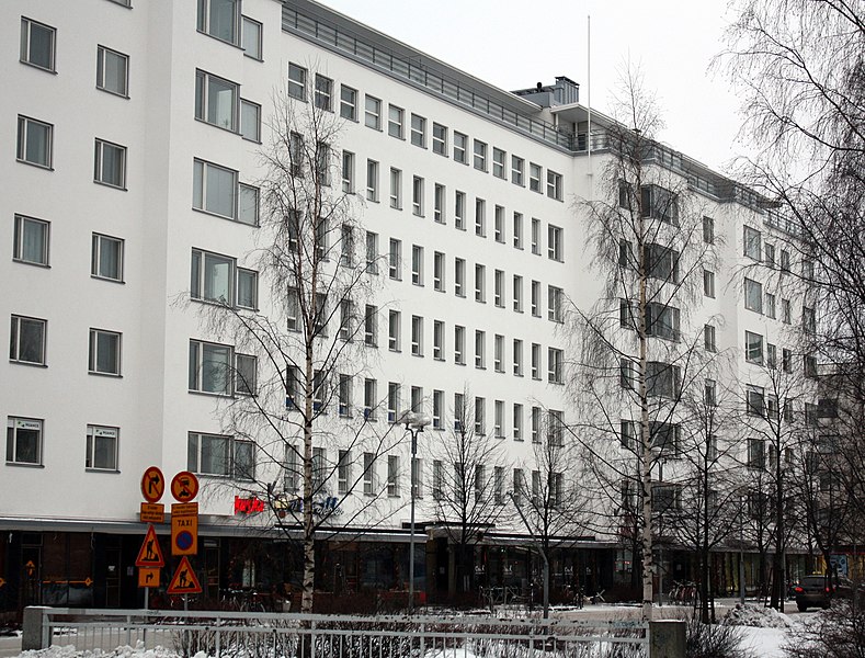 File:Valkealinna Oulu 20120101.JPG