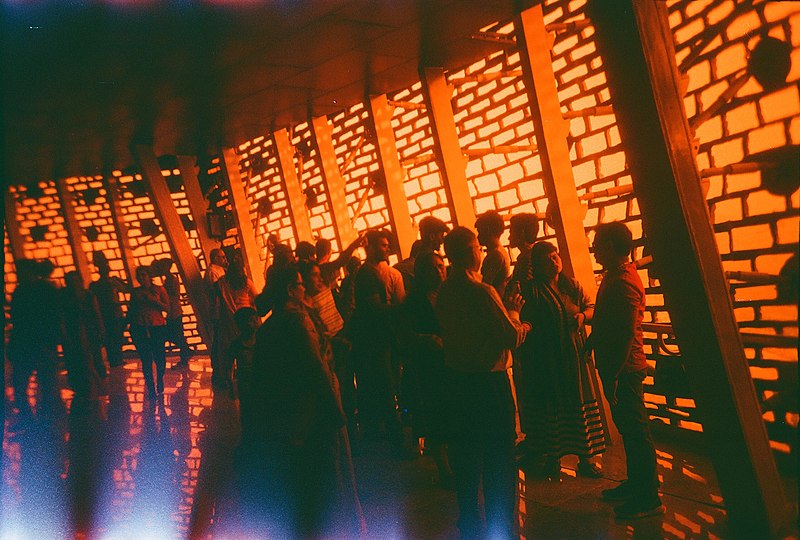 File:Viewing Gallery from the Statue of Unity.jpg