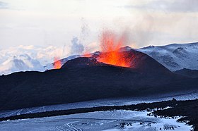 Активность вулкана 3 апреля 2010 года.