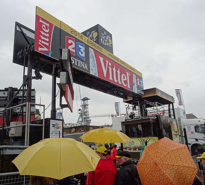 File:Wallers - Tour de France, étape 5, 9 juillet 2014, arrivée (A70).JPG