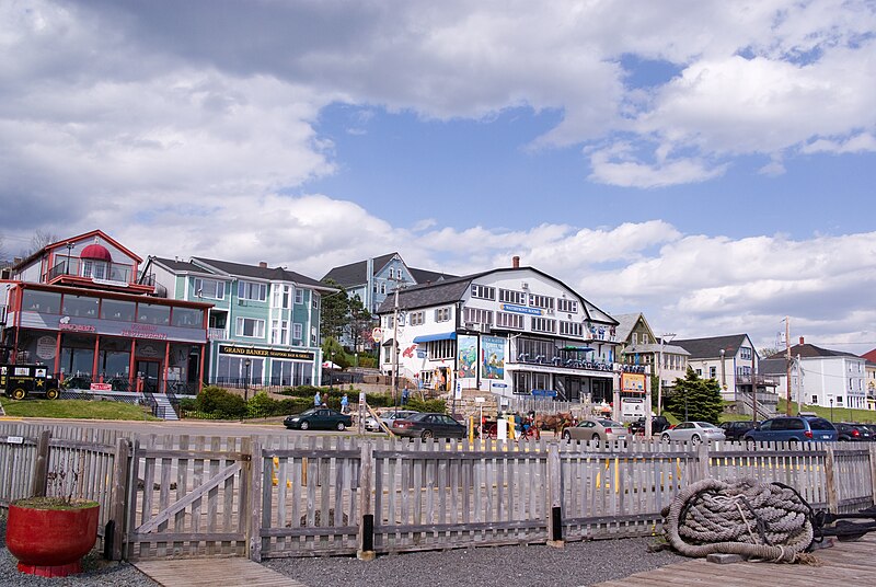 File:Waterfront, Lunenburg, Nova Scotia (3615251943).jpg