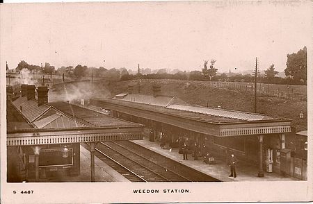 Weedon railway station