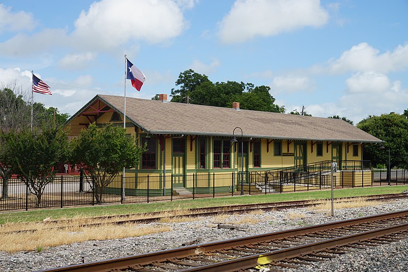 File:West June 2016 03 (Katy Depot).jpg