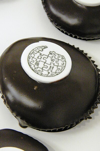File:WikiXDC Cupcakes c - Stierch.jpg