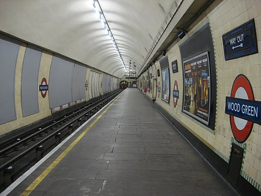 Wood Green tube station 008
