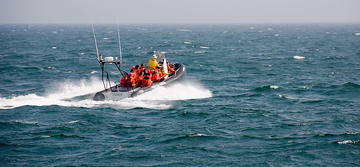 Ein Schlauchboot mit Motor ist einfach schneller