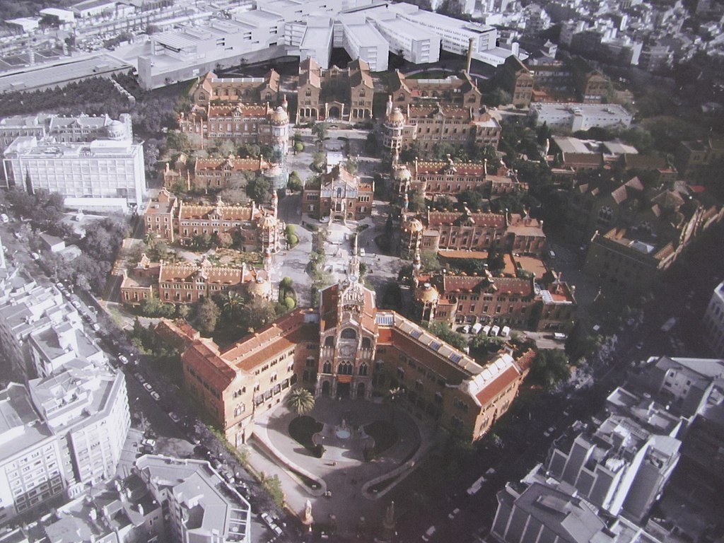 Vue aérienne de l'hôpital de Sant Pau à Barcelone. Image de Książę der Estken
