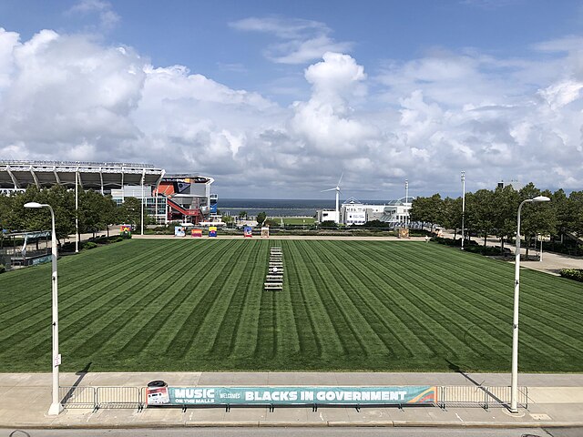 View of the Mall, looking north, toward Lake Erie