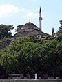 La mosquée d'Aslan Pacha, vue du lac.