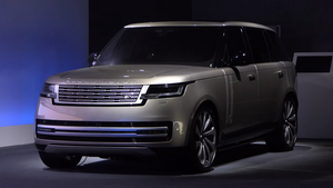 2022 Land Rover Range Rover front.png