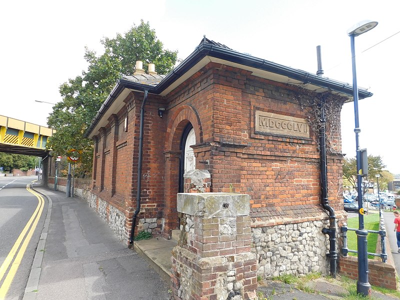 File:20 Gun Lane, Strood.jpg