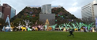File:ACROS view from Lawn open space in Tenjin Central Park 1 